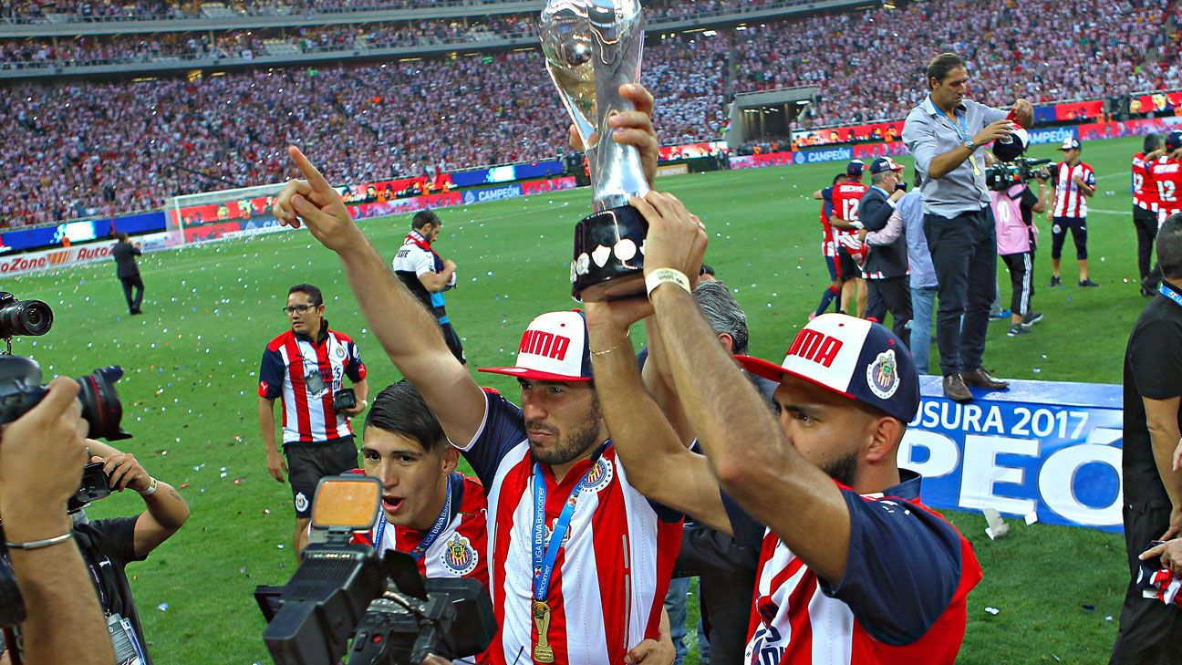 Pereira quiere unas Chivas con Salcido y Almeyda por muchos años