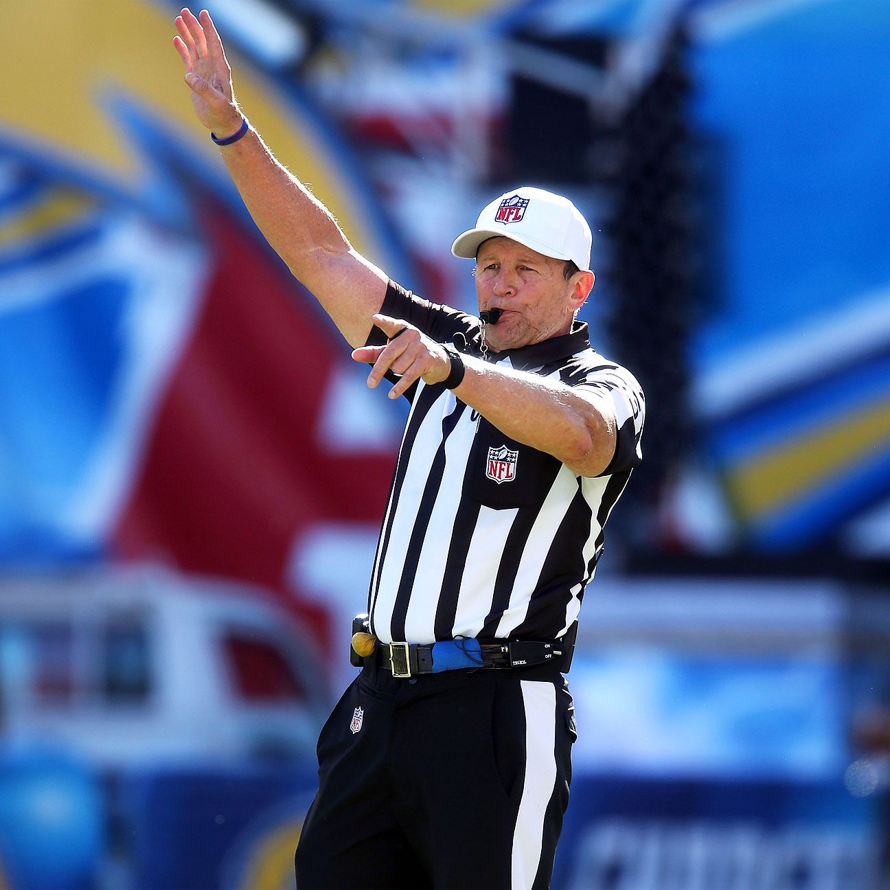 NFL must combat mere perception that Ed Hochuli is playing favorites