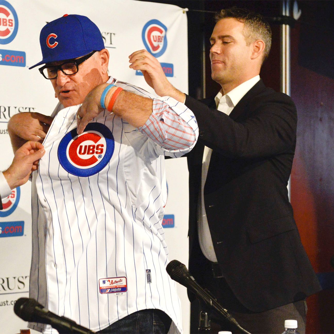 Chicago Cubs introduce Joe Maddon as manager
