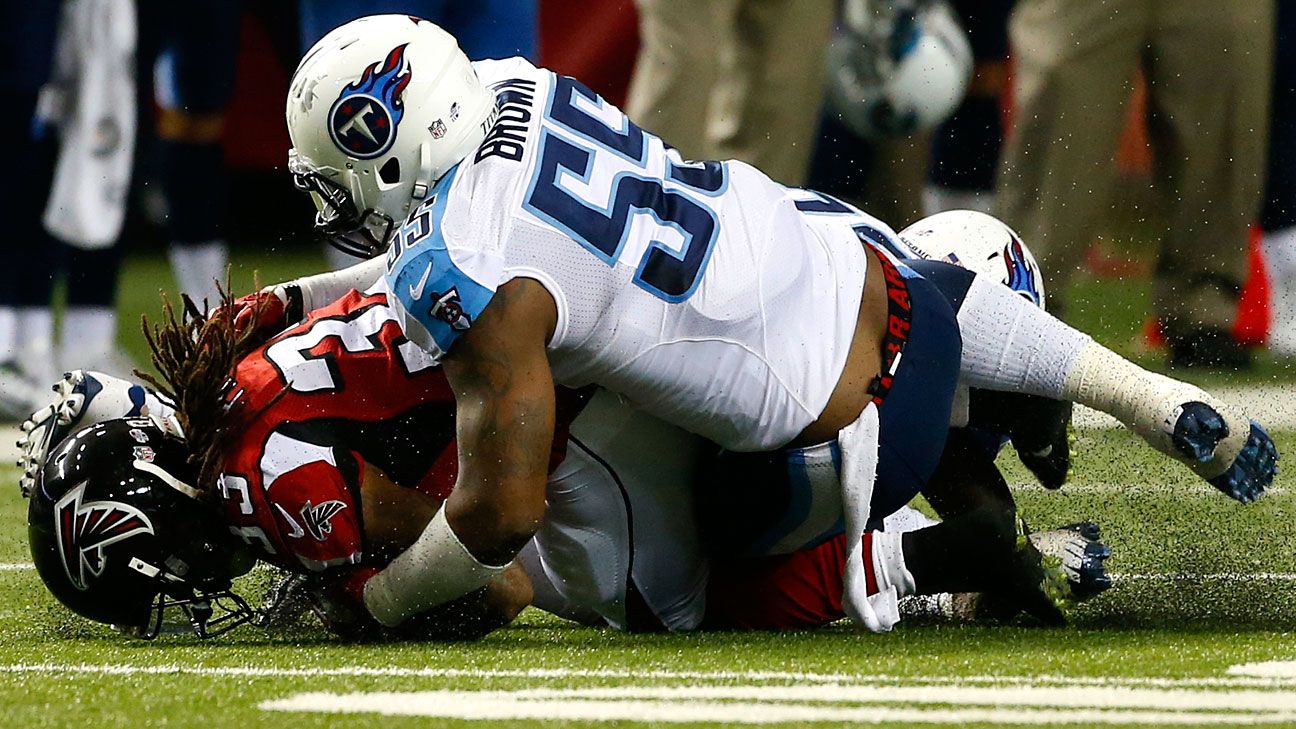 Bills sign ex-Titans LB Brown to one-year deal
