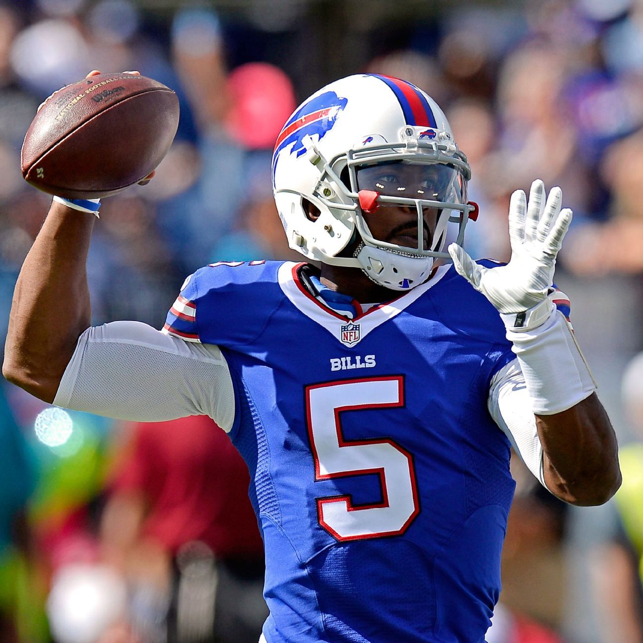 Bills QB Taylor practices, says plan is to play