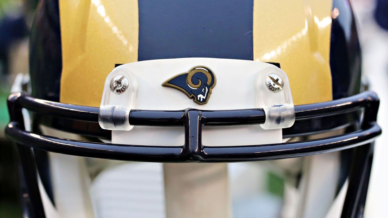 Ex-Rams turn back clock at St. Louis event
