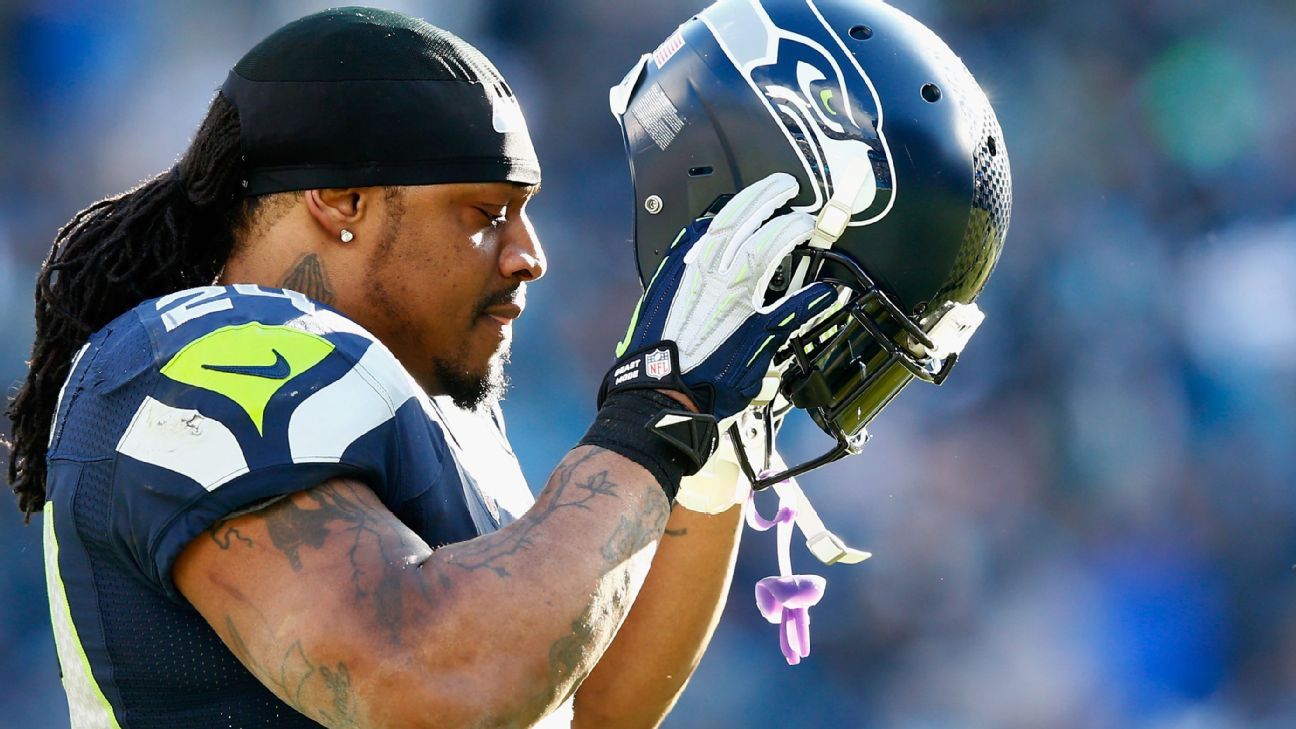 'Momma Lynch' unsure which way Marshawn is leaning
