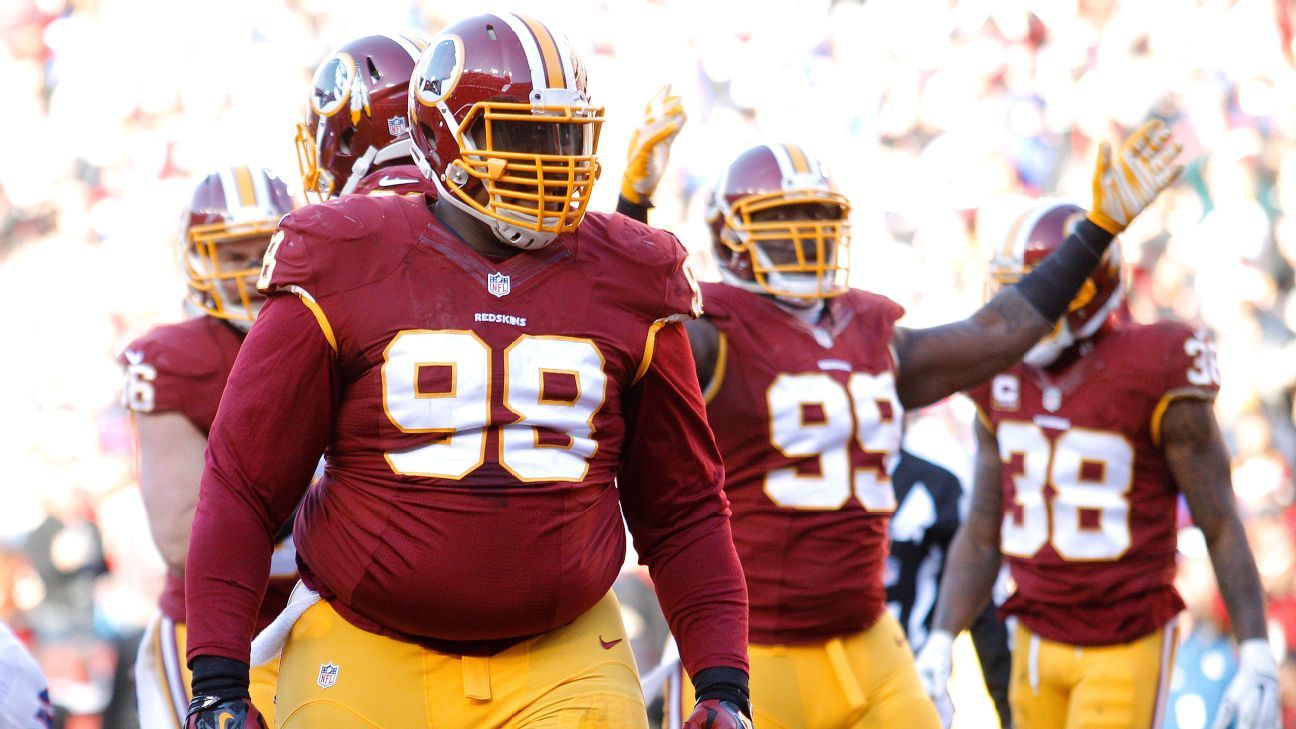 Pats include weight clauses in Knighton's contract