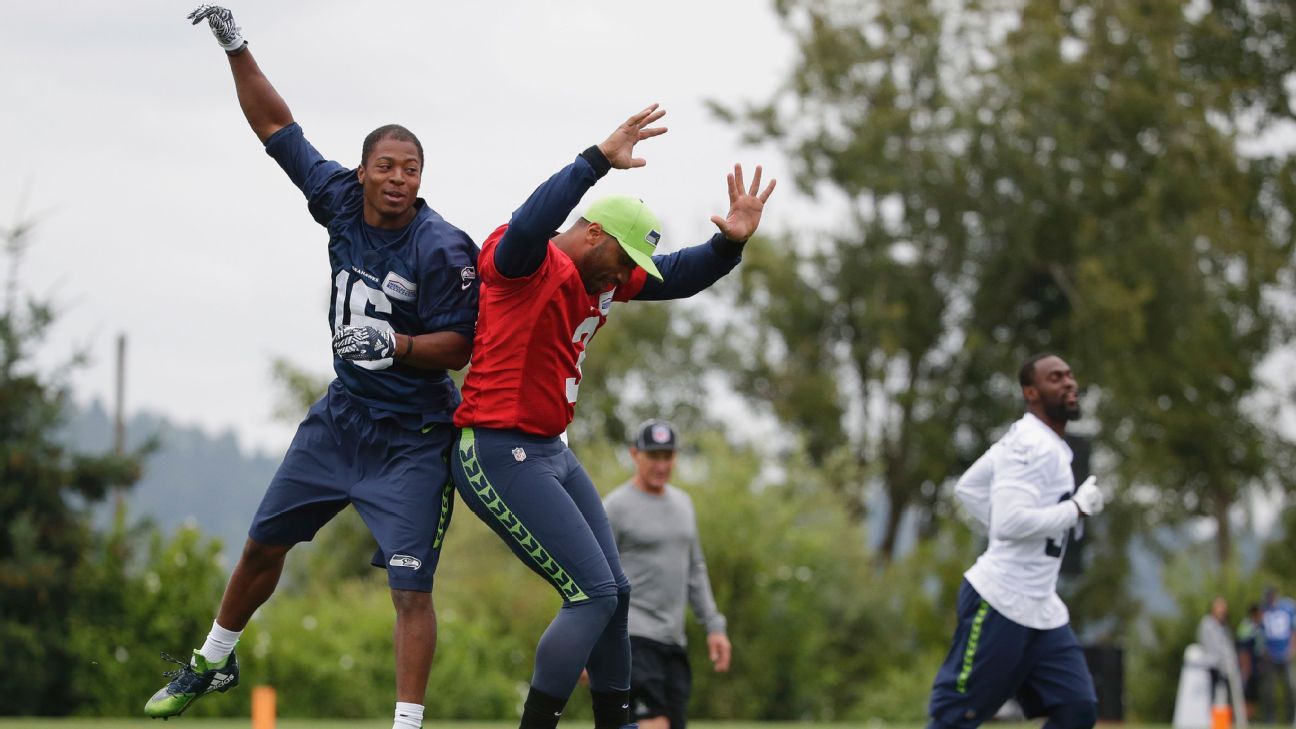Russell Wilson's familiarity with Seahawks receivers 'obvious'
