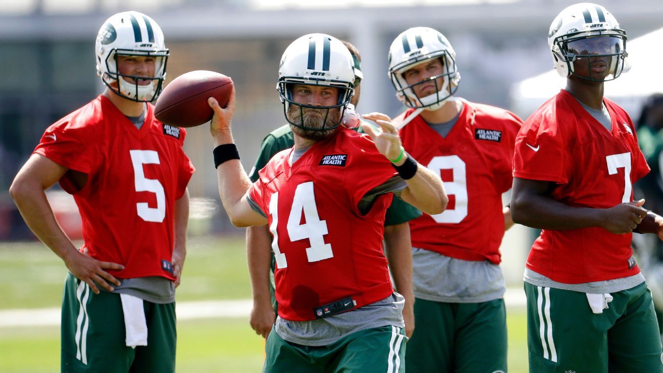 Jets OC Chan Gailey: Managing four quarterbacks is 'very difficult'