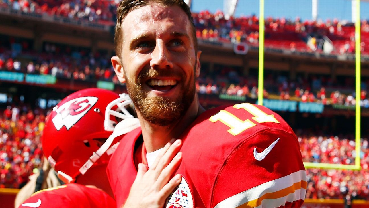 To diffuse awkwardness, Alex Smith 'honest' in talk with Patrick Mahomes II