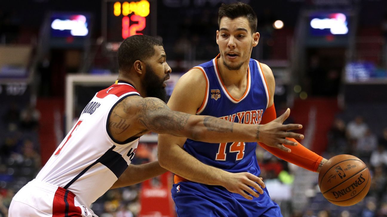 New York Knicks send Willy Hernangomez to Charlotte Hornets