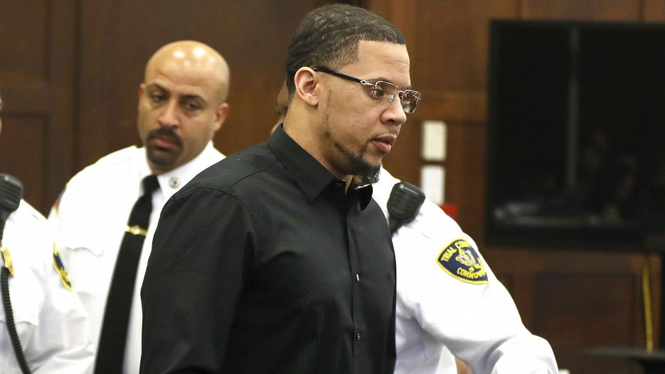 Defense grills star witness in Hernandez trial
