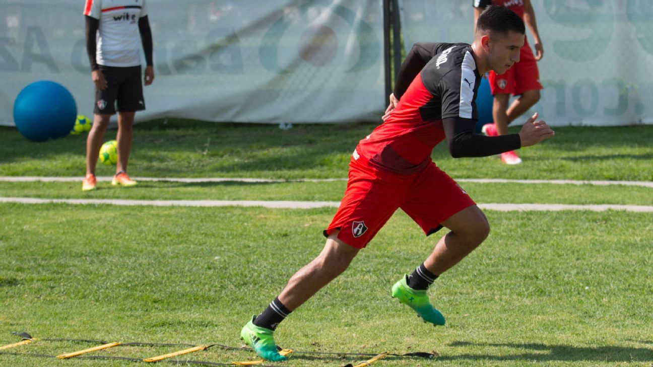 La eLigaMX sufre primera suspensión por problemas de internet