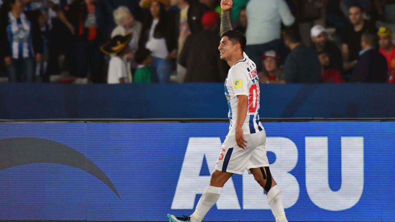 Víctor Guzmán, a un gol de Oribe, 'Chicharito' y Jiménez juntos