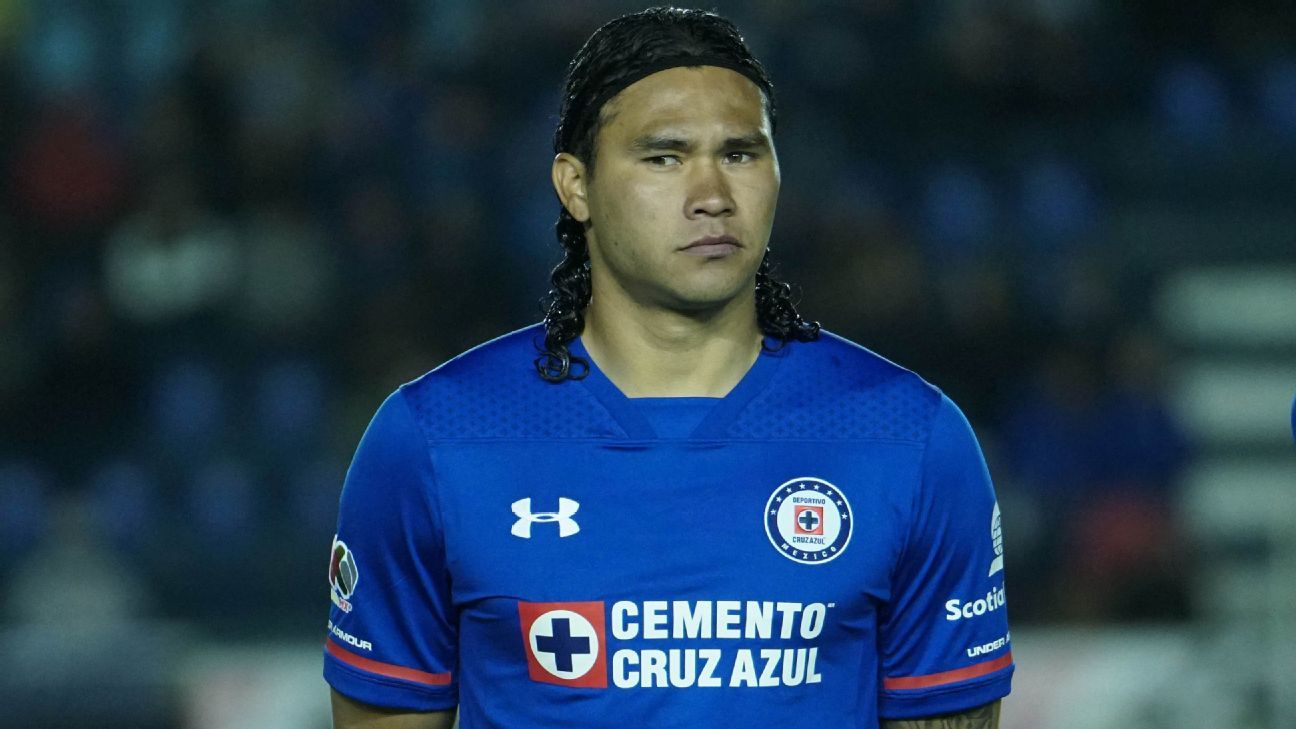 Gullit' se estrena como titular con Cruz Azul