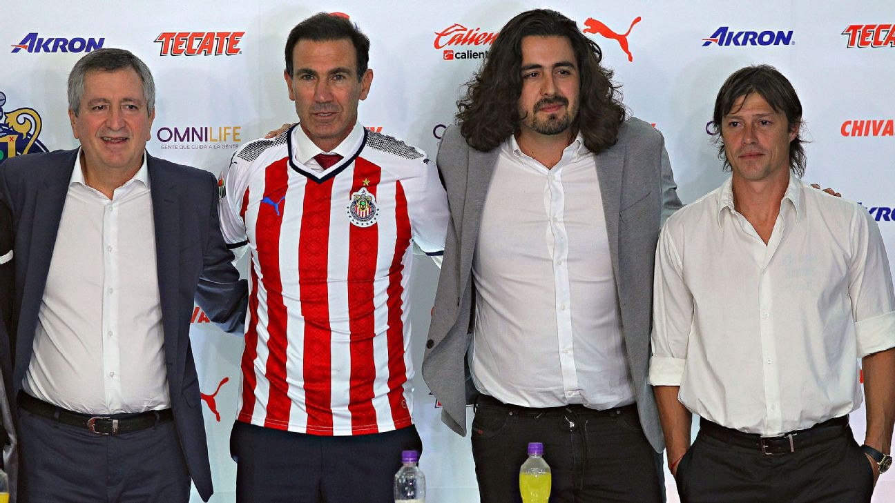 Desangelada presentación de Paco Gabriel de Anda