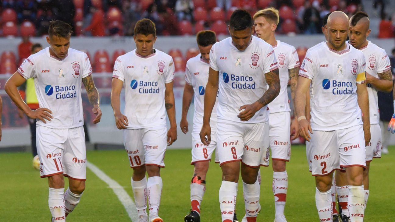 Jugadores de Huracán acusan a directivos de justificar crisis con pandemia