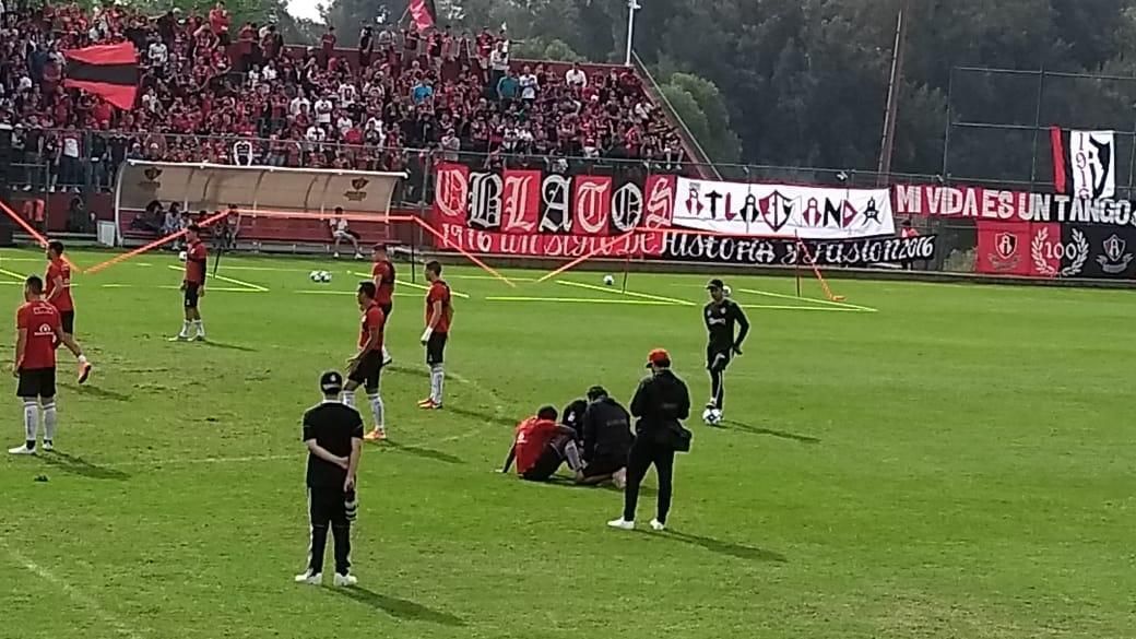 Atlas presenta al delantero Mauricio Cuero y se lesiona