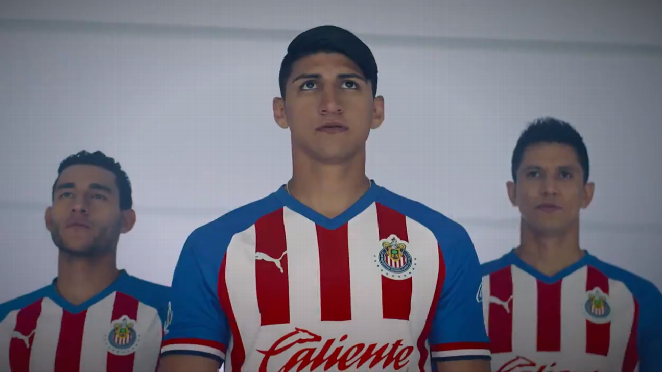 Chivas presentó su nuevo uniforme en redes sociales