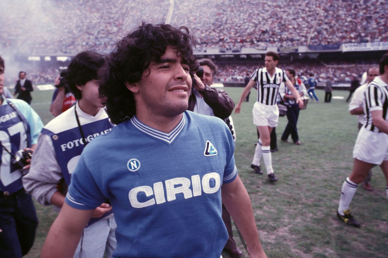 Diego Maradona llegó a Nápoles como hombre y se fue como un Dios
