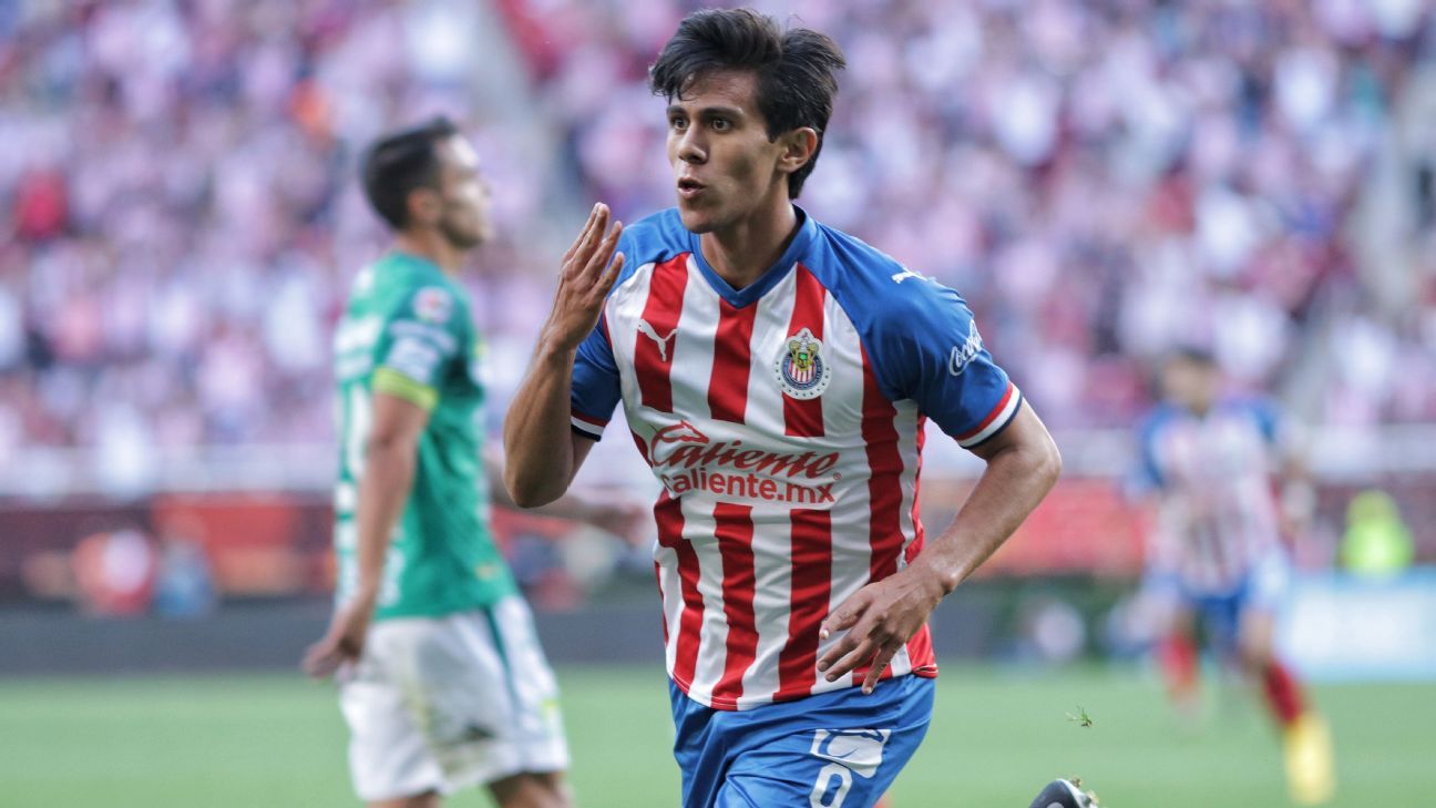 Macías, the youngest in Liga MX history to reach 25 goals.