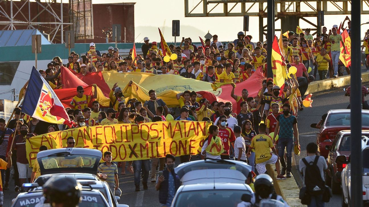 Marcha de aficionados de Morelia puede retardar vuelta a la normalidad en la ciudad