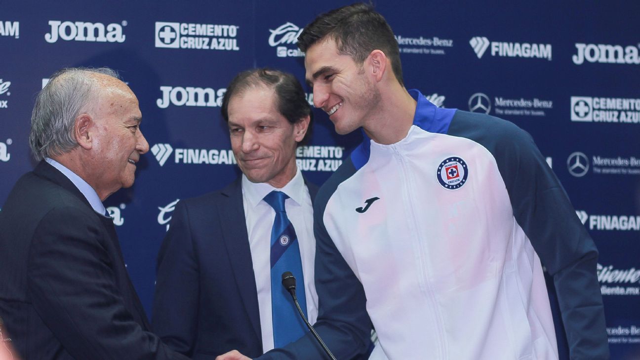 Signing of Sebastián Jurado with Cruz Azul, involved in the 'Billy' Álvarez plot.