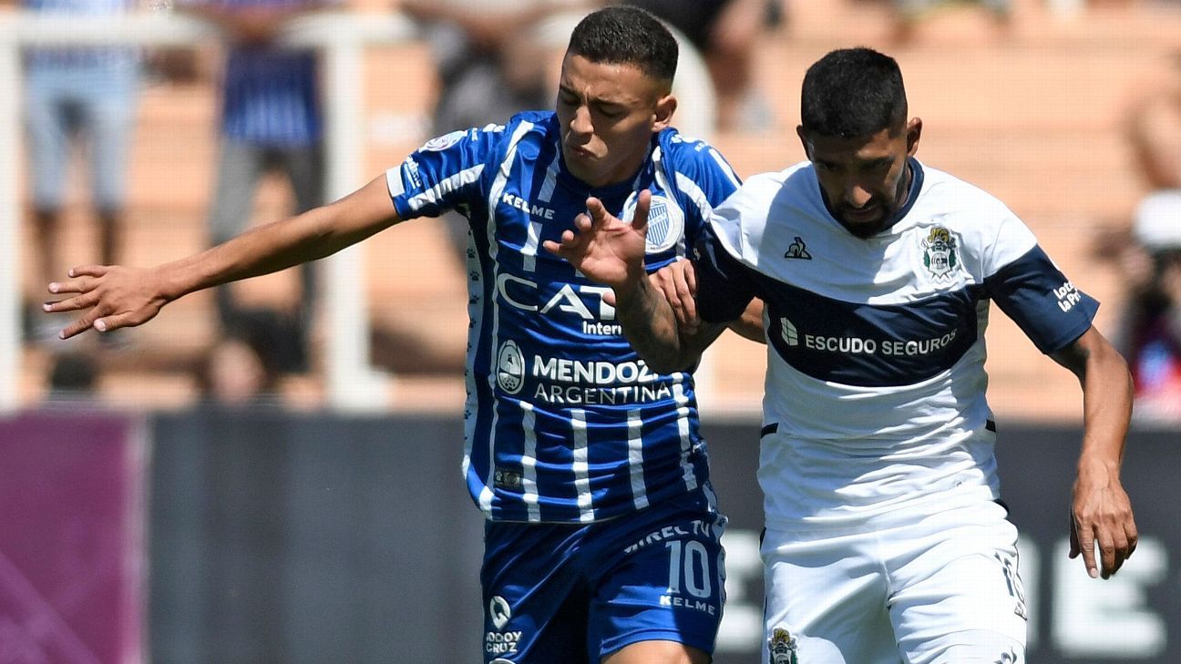 Valentín Burgoa, de Godoy Cruz, dio positivo por covid-19