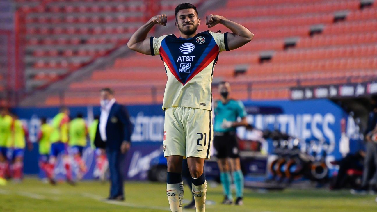 Henry Martín, Ormeño y Giménez en busca del lugar de Raúl Jiménez en el Tri