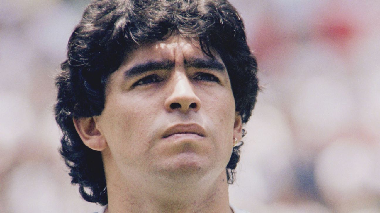 Diego Armando Maradona: La vida del legendario futbolista argentino en imágenes