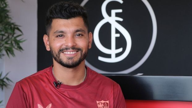 Tecatito' Corona, ilusionado con la nueva temporada en Sevilla: 
