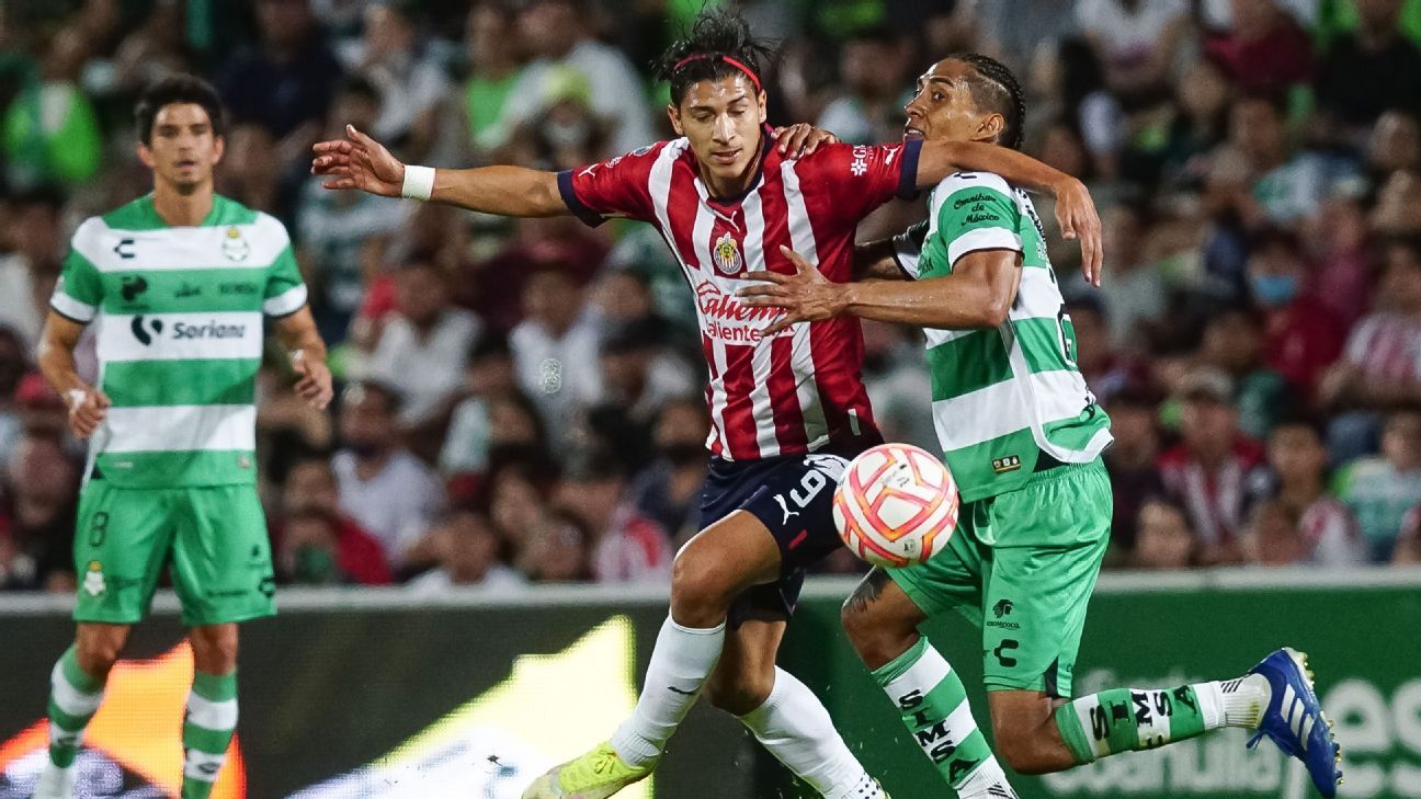 Lack of assertiveness marked Chivas' draw against Santos.