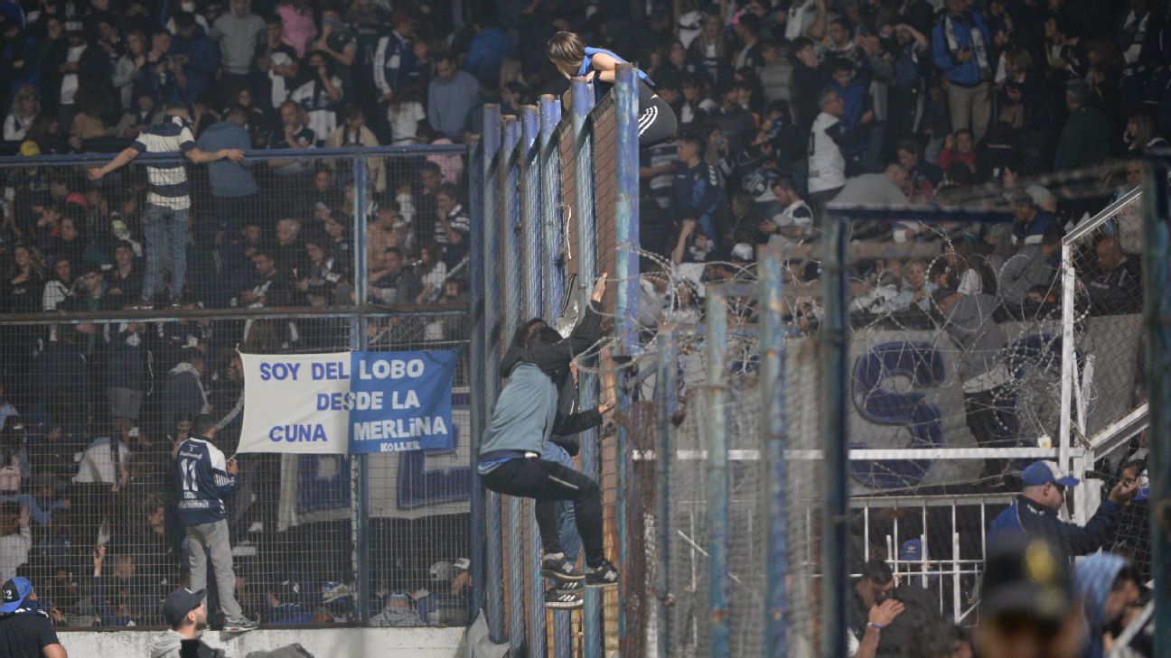Separaron al jefe del operativo de seguridad, tras los graves incidentes en Gimnasia-Boca