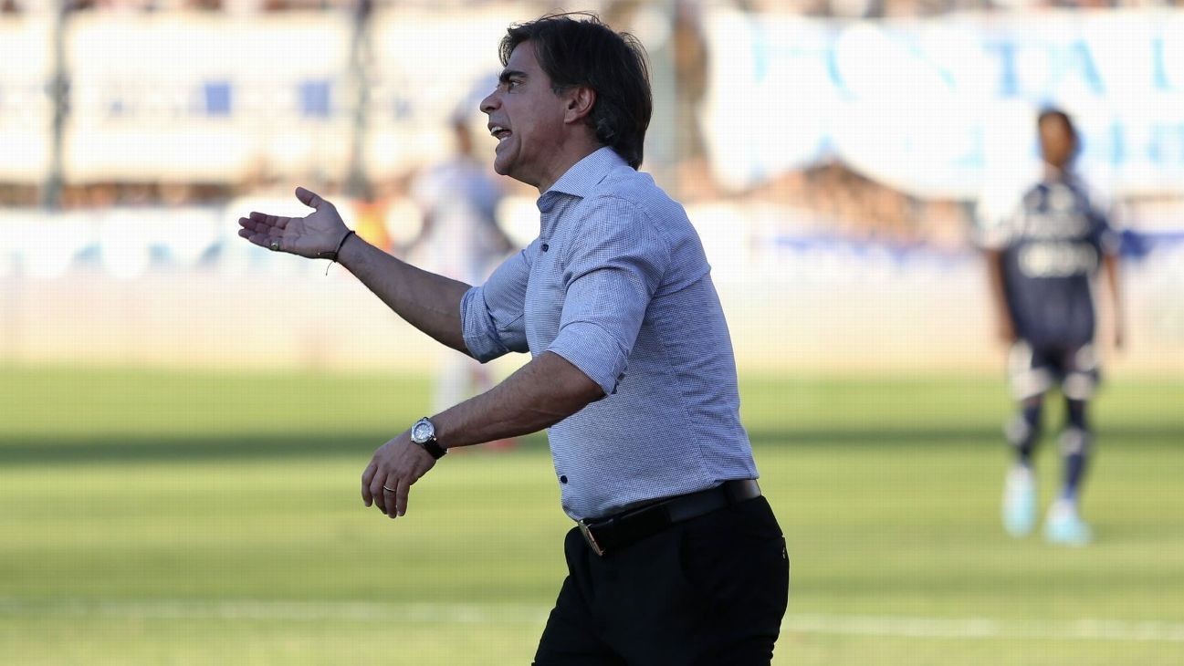 Banfield oficializó el regreso de Javier Sanguinetti como entrenador