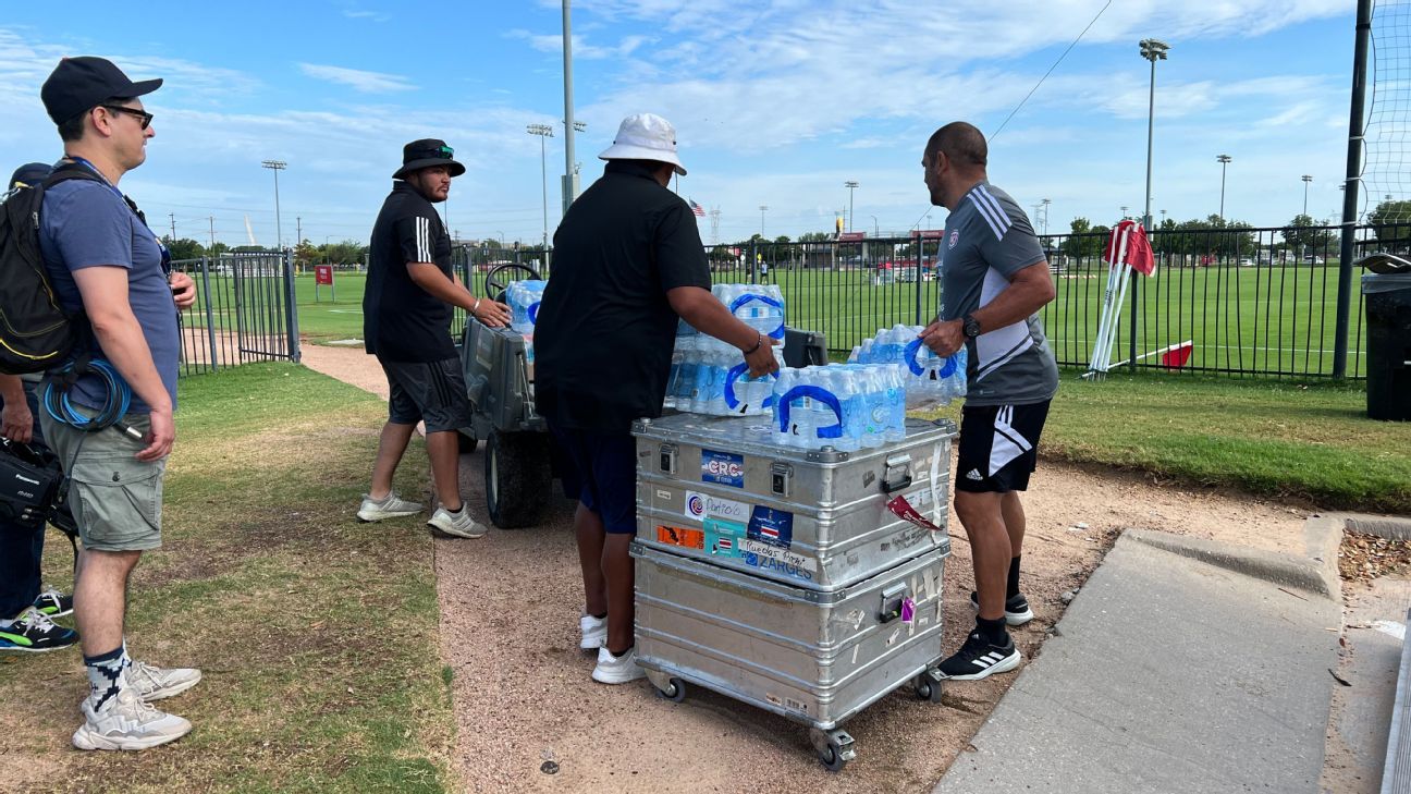 Costa Rica combate calor de Texas duplicando su hidratación - ESPN