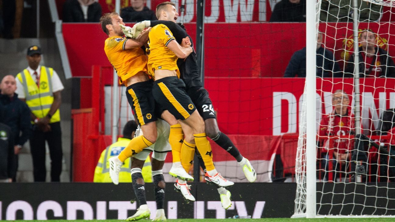 The VAR Review: Onana escapes injury-time penalty vs. Wolves - ESPN