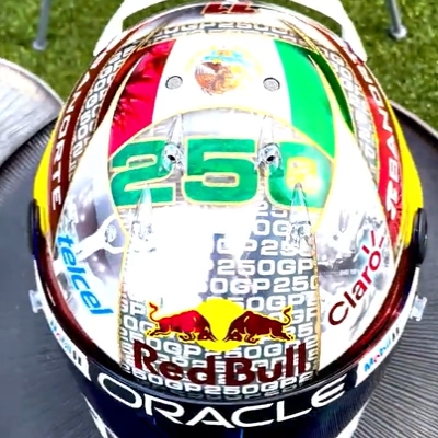 Checo Pérez usará casco conmemorativo por sus 250 GP's de F1 en Singapur - ESPN