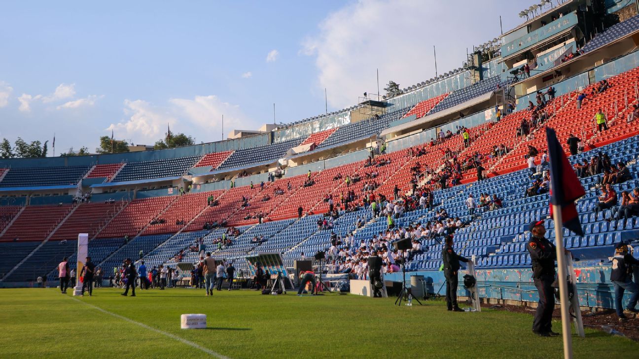 América y Cruz Azul se acercan al Estadio de la Ciudad de los Deportes - ESPN