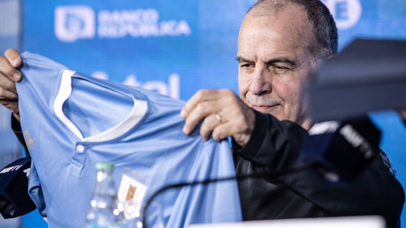 La Selección de Bielsa no tiene camisetas y la AUF comprará unas sin marcas para jugar el Preolímpico - ESPN