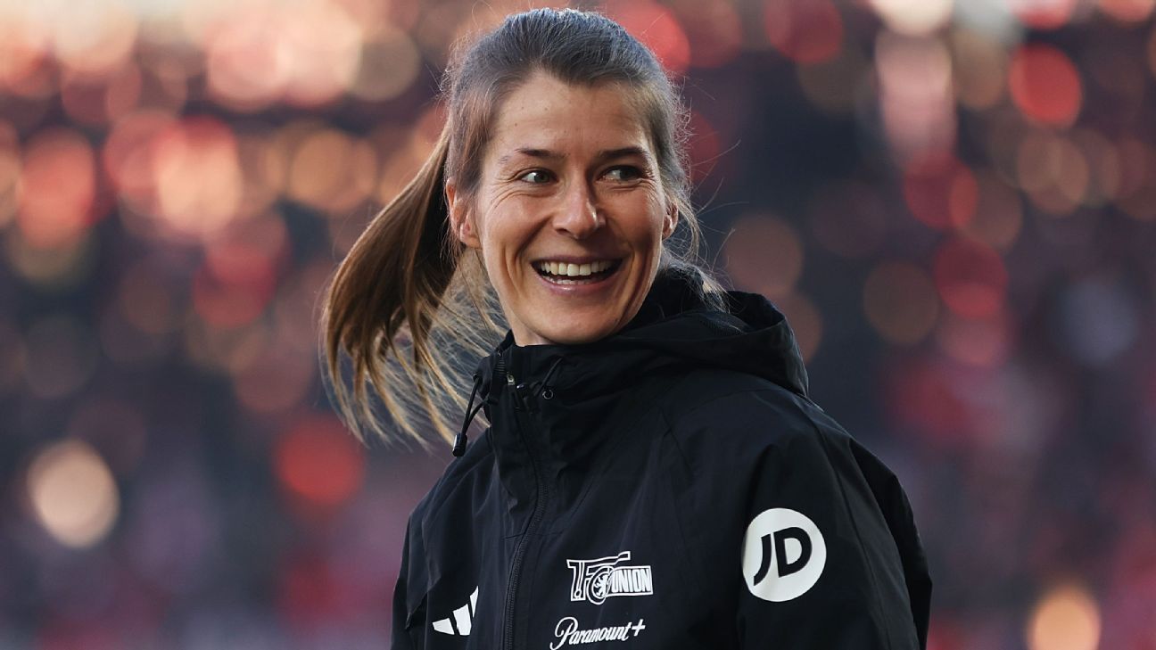 Marie-Louise Eta, primera mujer en dirigir en la Bundesliga - ESPN