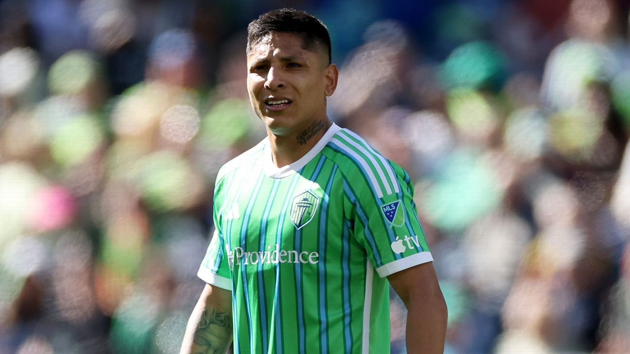 Raúl Ruidíaz, enchufado: anotó de media cancha y picó penal con Seattle Sounders - ESPN