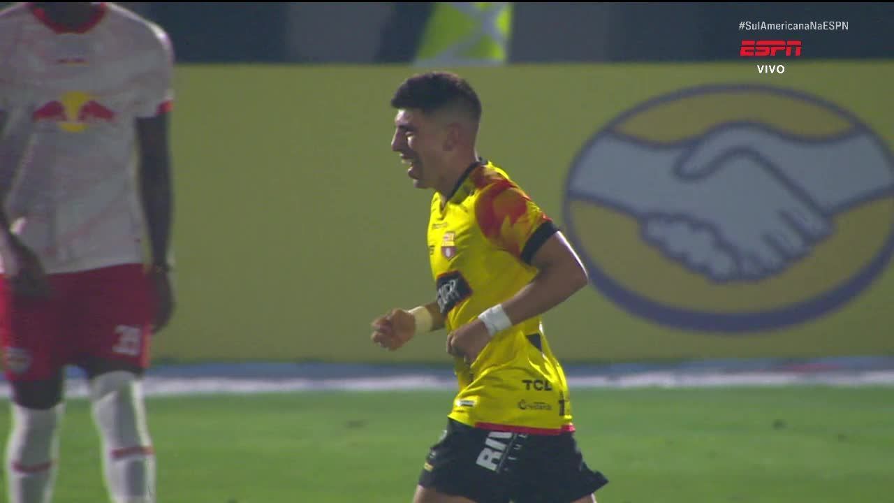 Con suspenso, Brian Oyola volvió a poner adelante a Barcelona SC ante Bragantino - ESPN