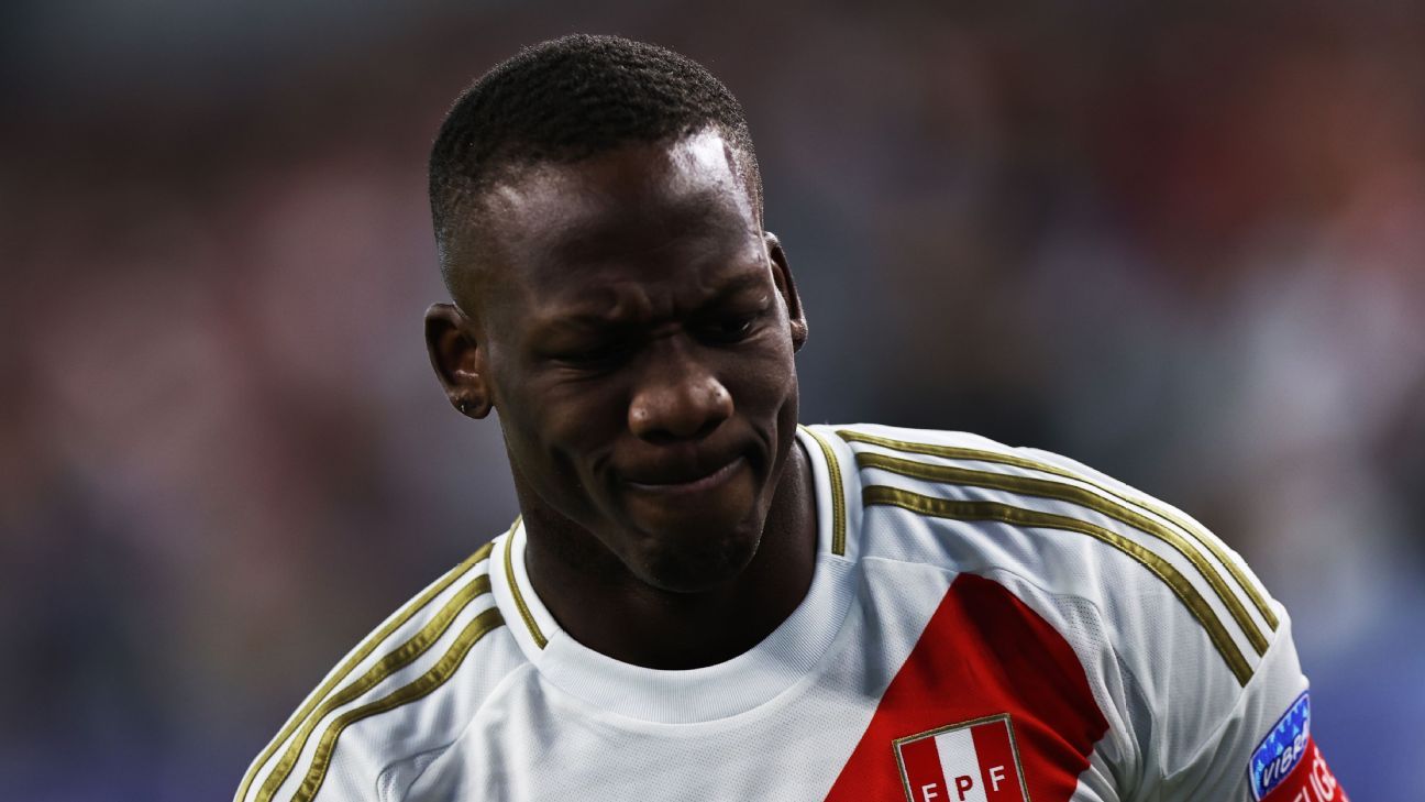 Luis Advincula llegó a Perú con molestias físicas y no entrenó a la par del grupo - ESPN