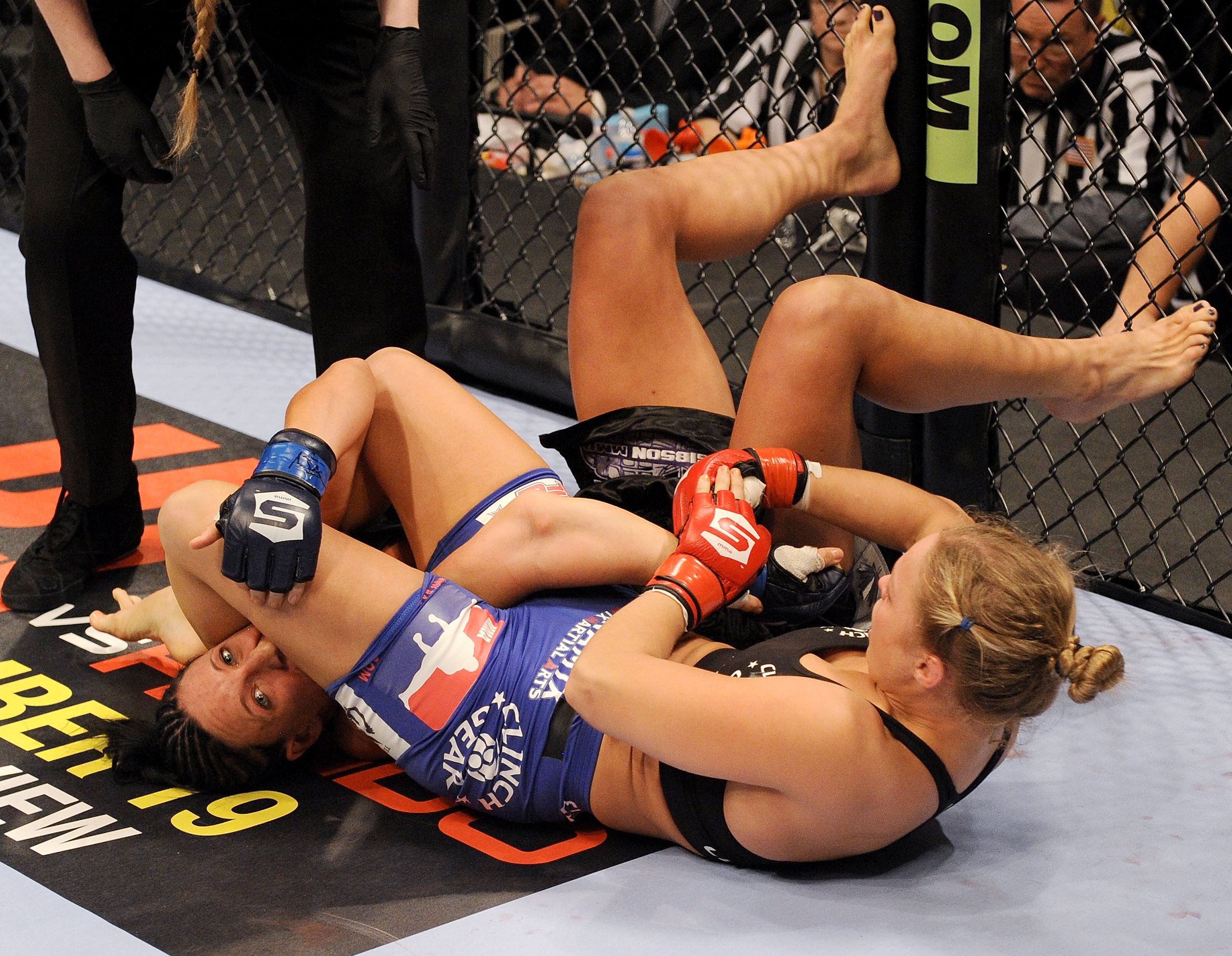 Round 1: Rousey vs. Budd, Noviembre 18, 2011