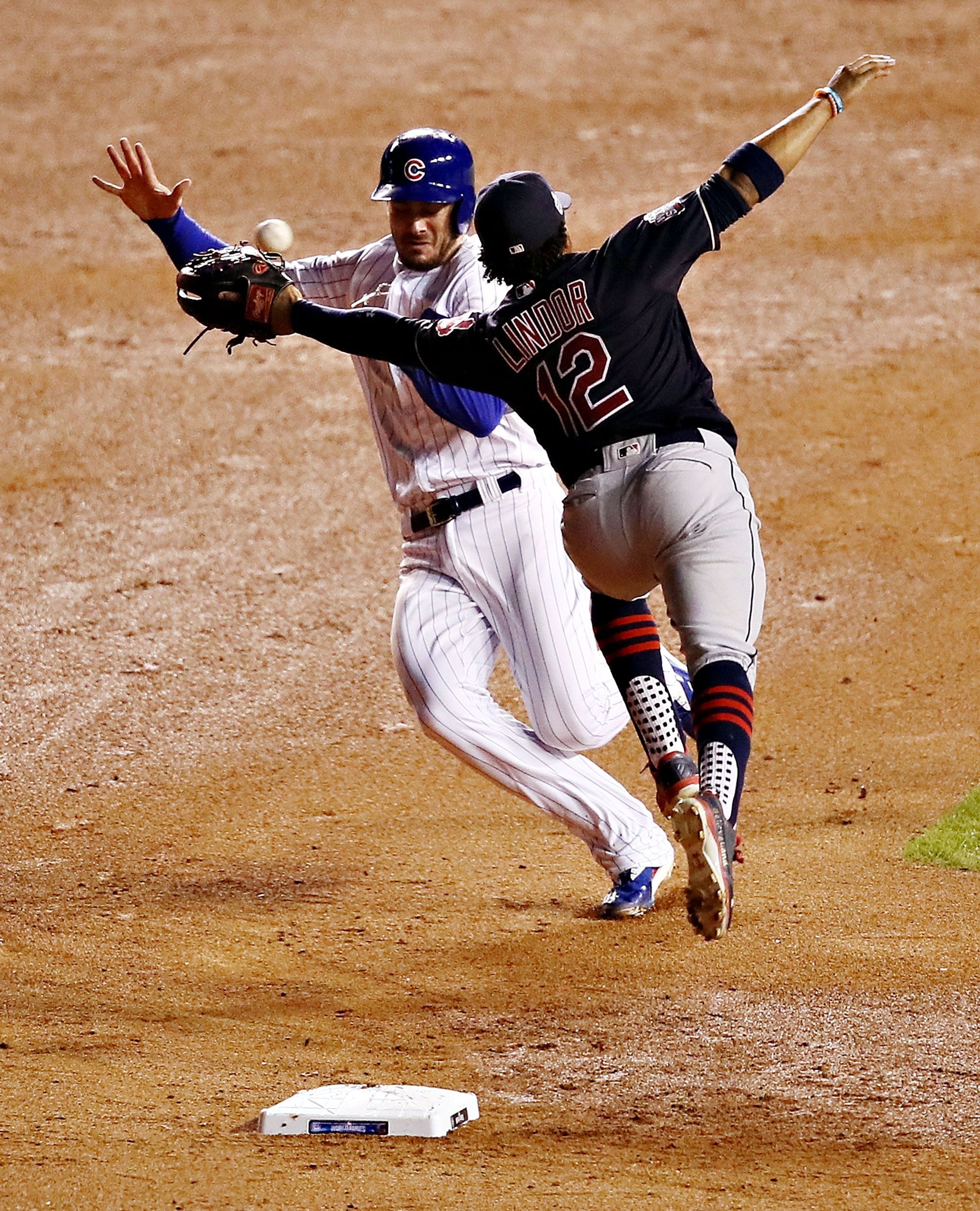 Kris Bryant lleva a salvo