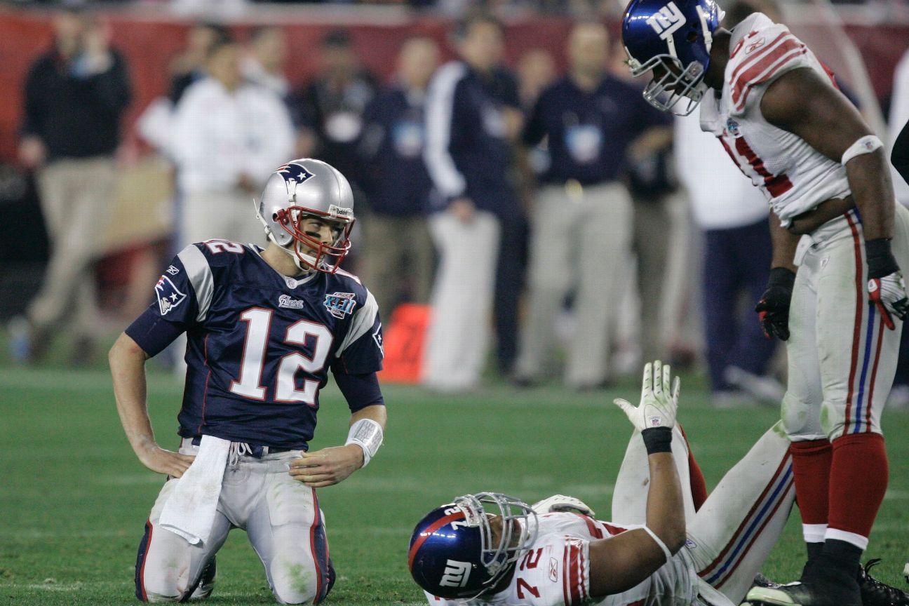 Los New York Giants capturaron cinco veces a Tom Brady para propinarle su primera derrota de Super Bowl en la edici�n XLII, evitando tambi�n que los New England Patriots se convirtieran en el segundo campe�n invicto en la historia de la NFL.