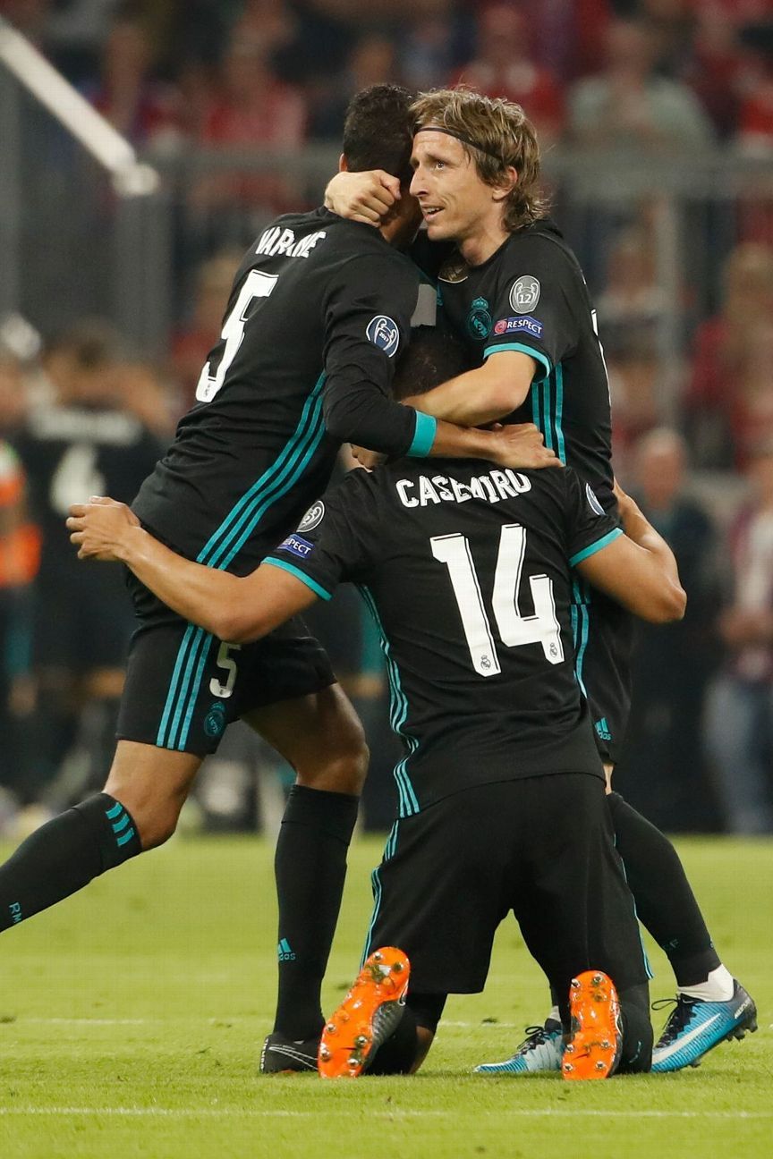 BAYERN MUNICH vs. REAL MADRID