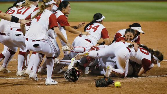 Oklahoma defends softball title with 5-4 win over Florida