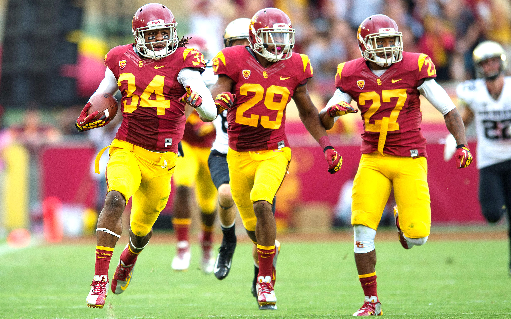 USC Football Mailbag: Uniform Changes, Freshmen and More