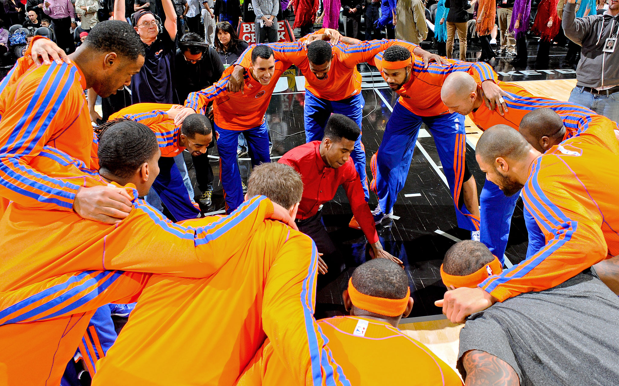 Shumpert in the Knicks huddle r/NBAimages