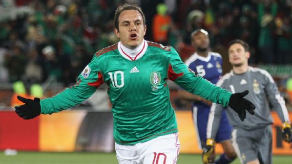 Cuauhtemoc Blanco of Mexico points to his new jersey after being News  Photo - Getty Images