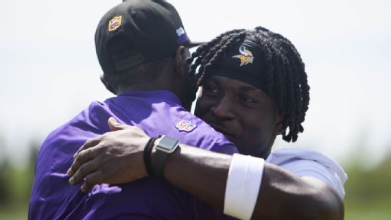 How Vikings GM Kwesi Adofo-Mensah and LB Brian Asamoah have bonded