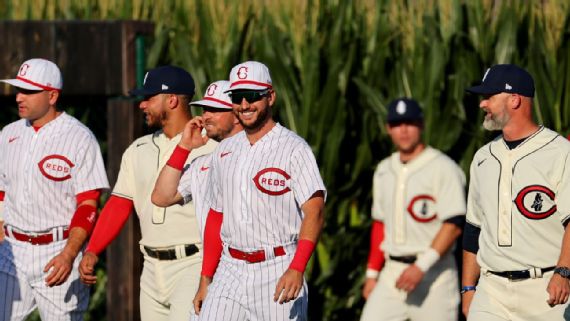 Joey Votto expresses 'exceptional moment' playing Field of Dreams game